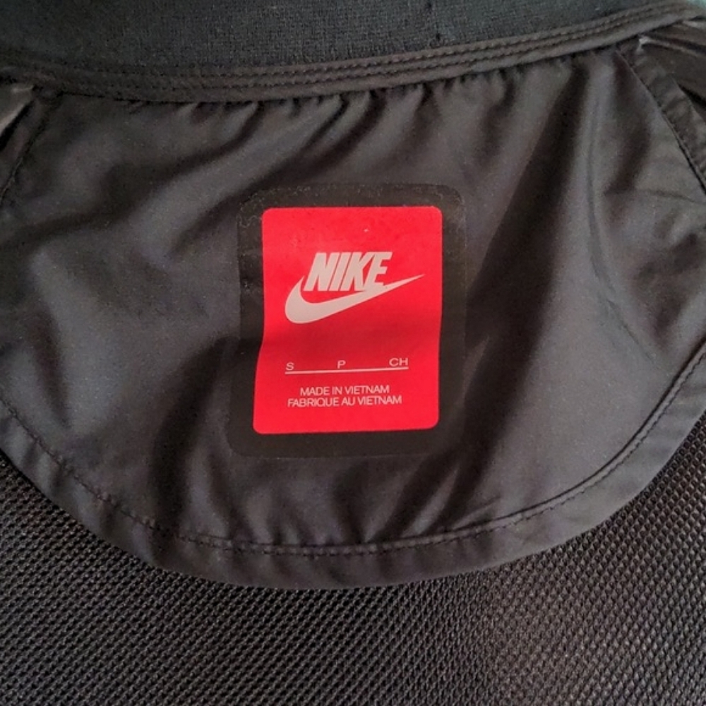 NWOT Nike Tech Hypermesh Bomber Jacket 725850 Black Lightweight - Picture 7 of 7
